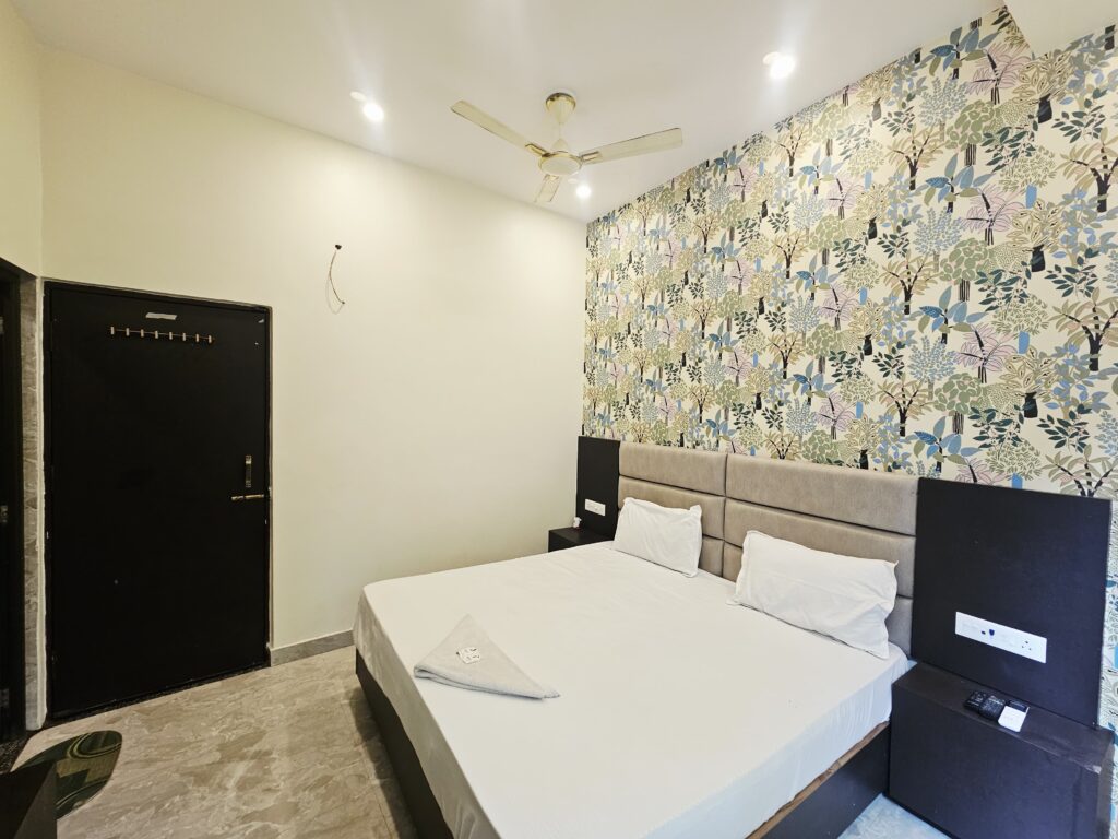 Super deluxe ac room 6 - Hotel Arya
